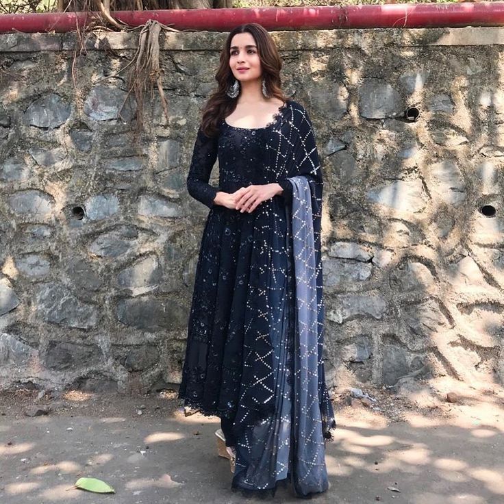 Would You Pick Black Ethnic Outfits Of Alia Bhatt For A Traditional Celebration? - 1