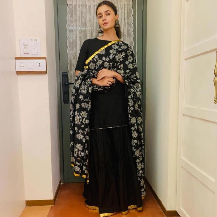 Would You Pick Black Ethnic Outfits Of Alia Bhatt For A Traditional Celebration? - 2