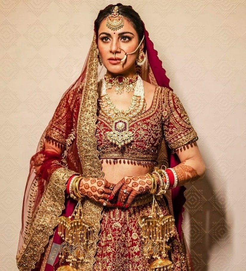 Ankita Lokande VS Shraddha Arya: Rate The Prettiest Television Bride - 5