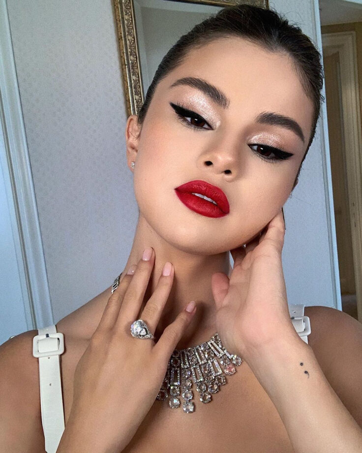 5 Steps To Recreate Selena Gomez’s Rosy, Radiant Makeup Look - 0