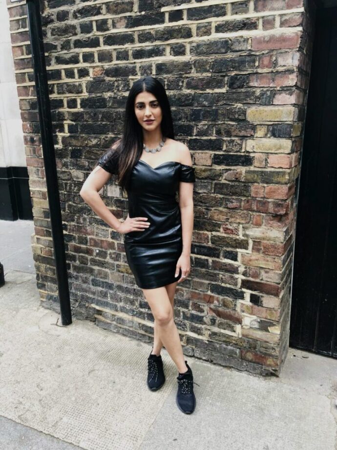 5 Times Shruti Haasan Flaunted Her Envious Curves In All-Black Leather Outfits And We Can’t Stop Staring - 1