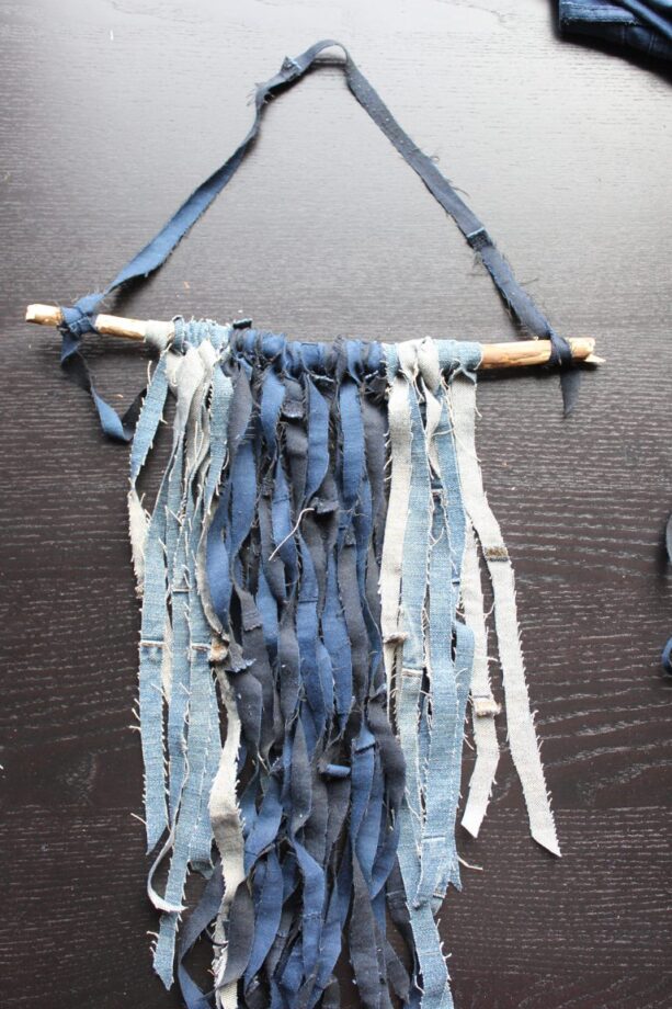 5 Ways To Use Your Old Clothes To Make Something Decorative - 4