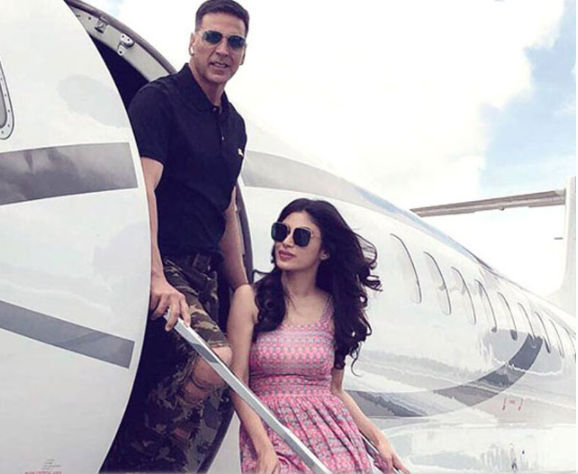 Akshay Kumar to Shah Rukh Khan: 4 Bollywood Superstars Who Own Private Planes - 0