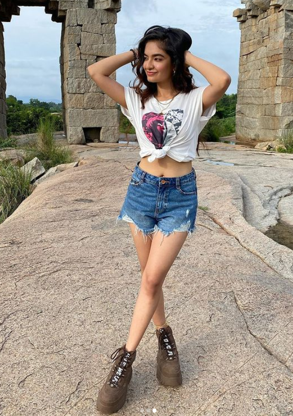 Anushka Sen’s Best Vacay Looks That Give Major Fashion Goals, See Here - 2