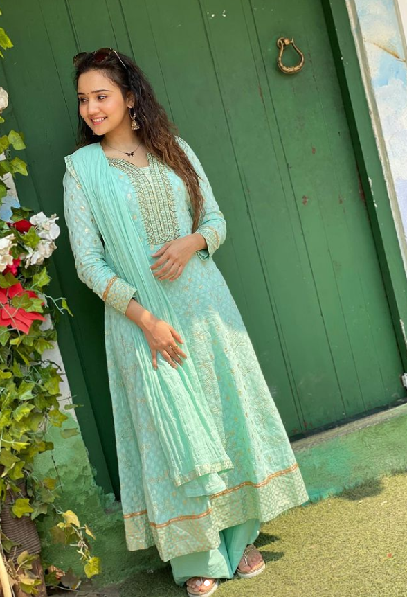 Ashi Singh’s Elegant Ethnic Wardrobe We Love The Most - 2