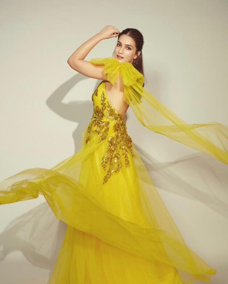 Battle Of The Vibrant Tulle Gowns! Alia Bhatt’s Red Gown Vs Kriti Sanon’s Yellow Gown: Which Is Your Pick? - 1