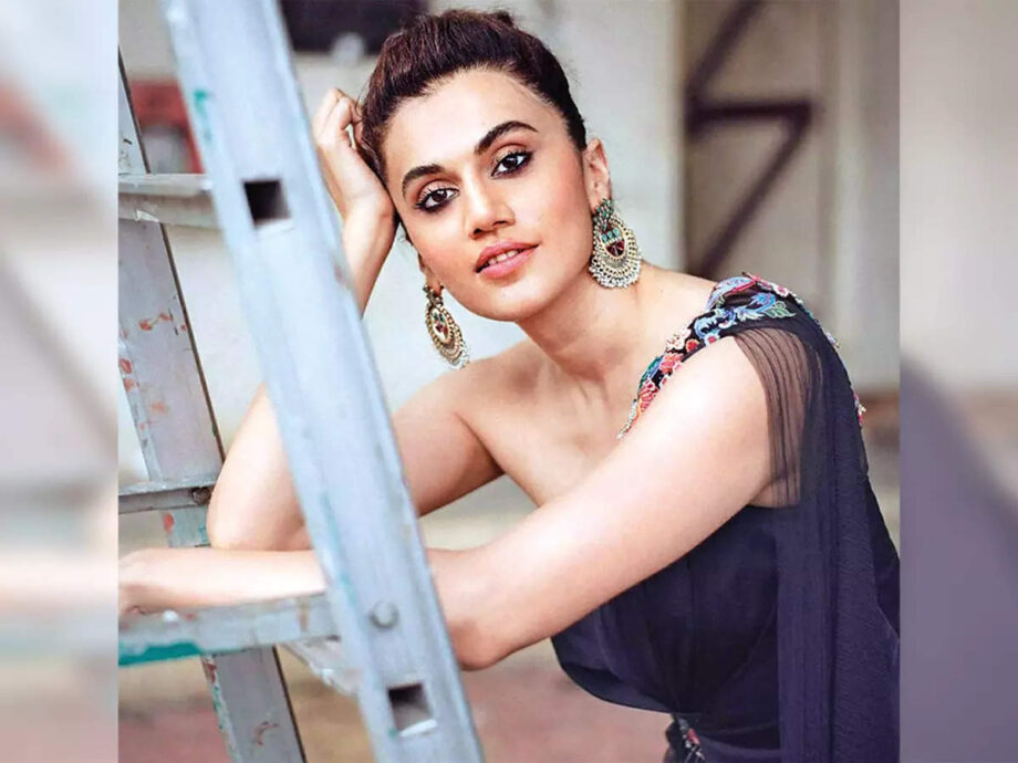 Beauty Lessons From Taapsee Pannu To Slay Classy ‘Everyday Look’, Take Hints - 2