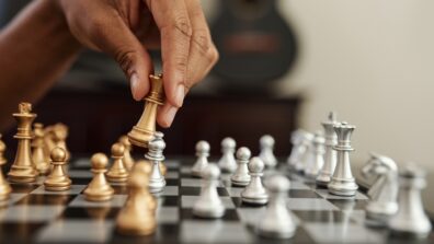 Top 3 tips for chess beginners and intermediate players to level up your game