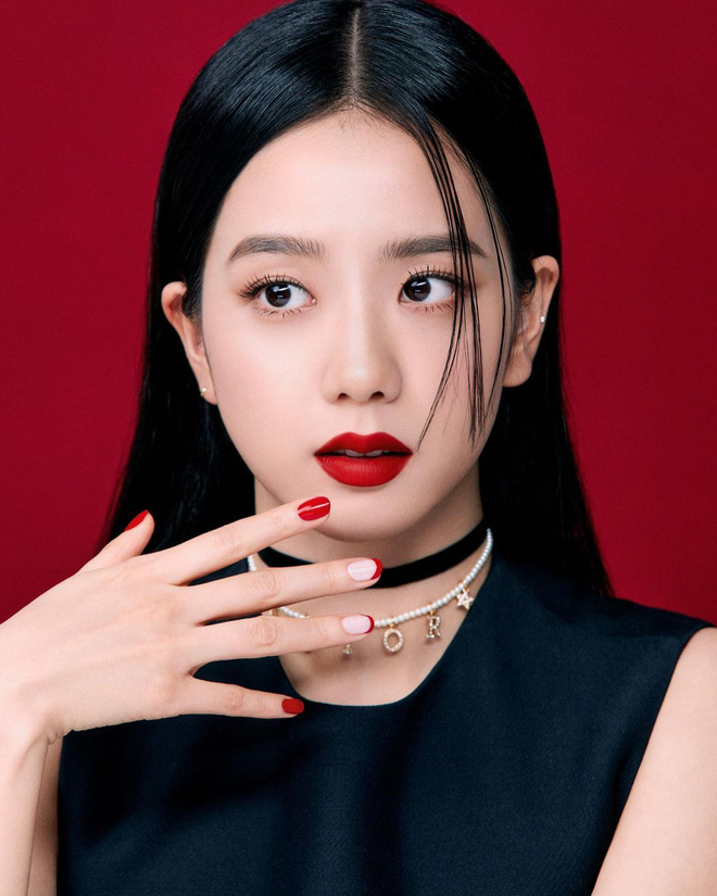 Best lipstick inspiration from the Beauty Queen Jisoo of Blackpink: From Bold to Subtle Shades - 4