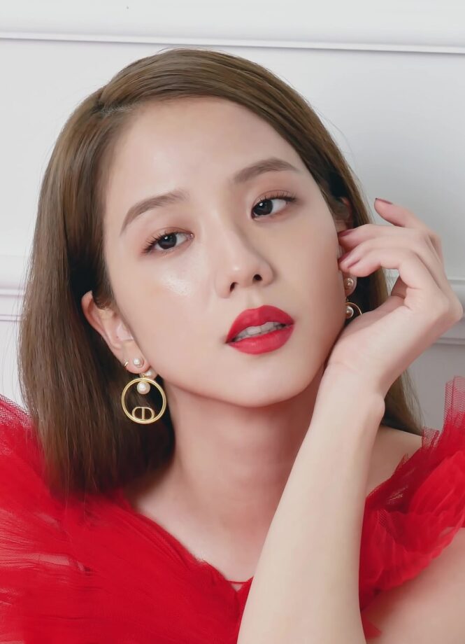 Best lipstick inspiration from the Beauty Queen Jisoo of Blackpink: From Bold to Subtle Shades - 7