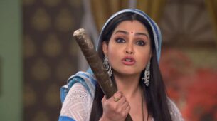 Bhabhiji Ghar Par Hai written update S01 Ep1730 25th January 2022: Angoori thrashes Happu and Vibhuti