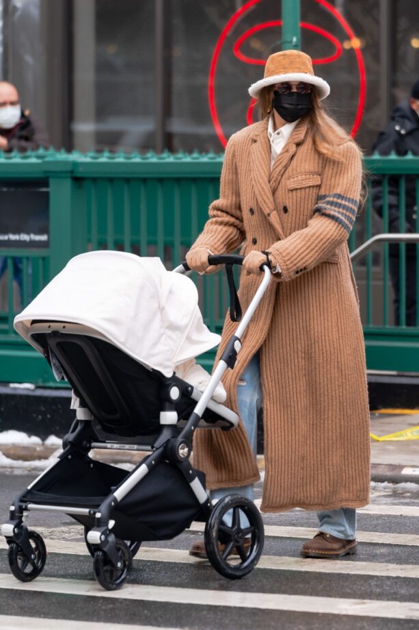 Bucket Hat Is A New Trend Nowadays! Which Bucket Hat Of Gigi Hadid Is Your Favorite? - 4