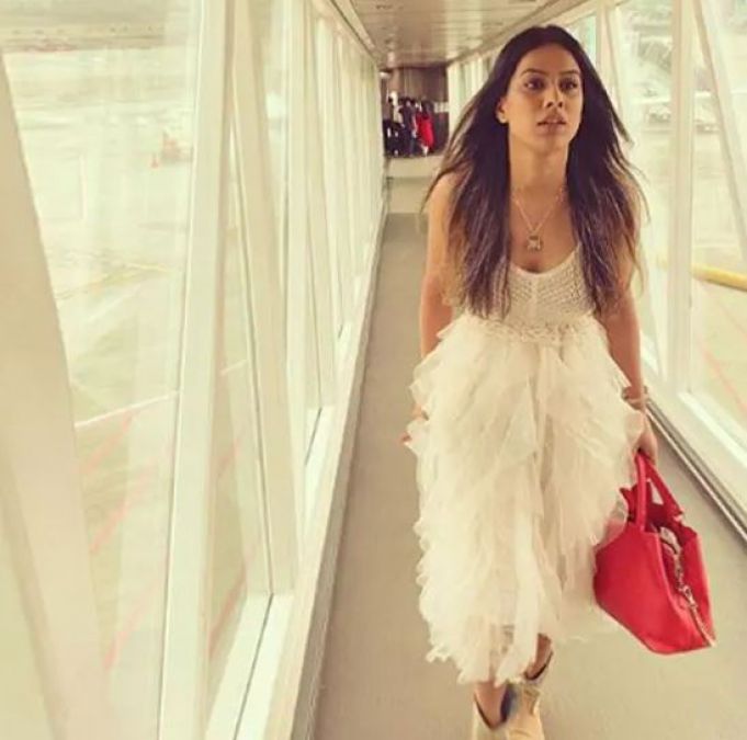 Classic Bag Collection Of The Gorgeous Nia Sharma - 1