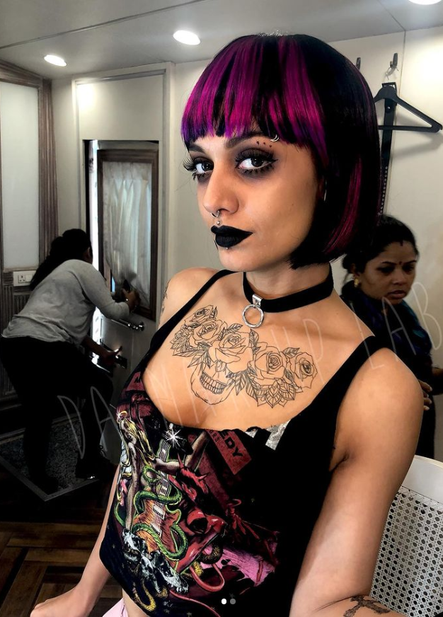 Divya Agarwal Rocks A Black Grunge Look With Black Lips, A Short Lilac Black Highlighted Hairstyle, And A Smoky Eye - 2