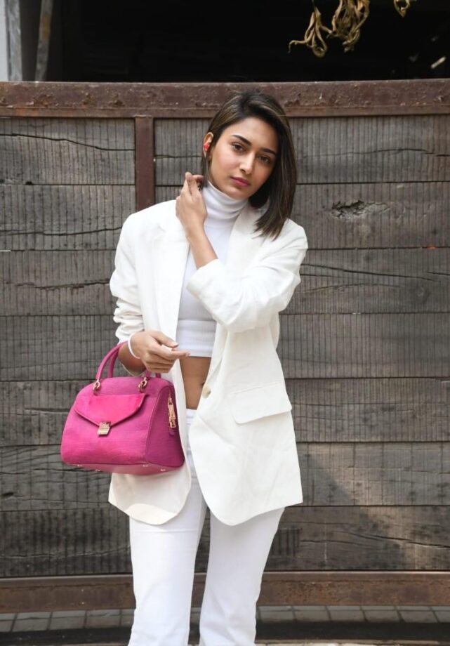 Erica Fernandes Slays In White Formal Outfit & Gets Spotted Outside A Dubbing Studio - 0