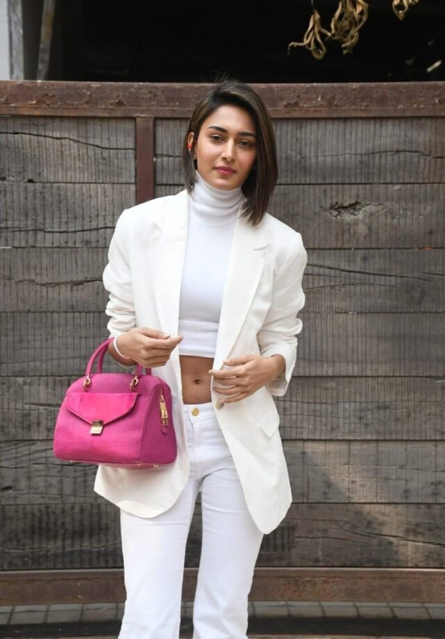 Erica Fernandes Slays In White Formal Outfit & Gets Spotted Outside A Dubbing Studio - 2