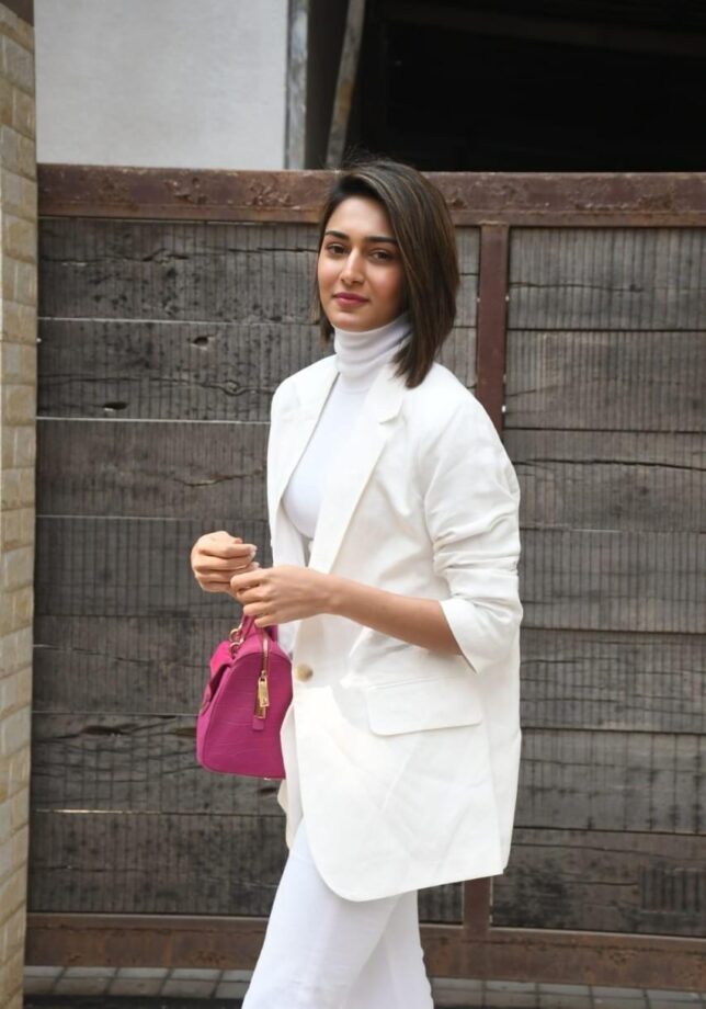 Erica Fernandes Slays In White Formal Outfit & Gets Spotted Outside A Dubbing Studio - 3