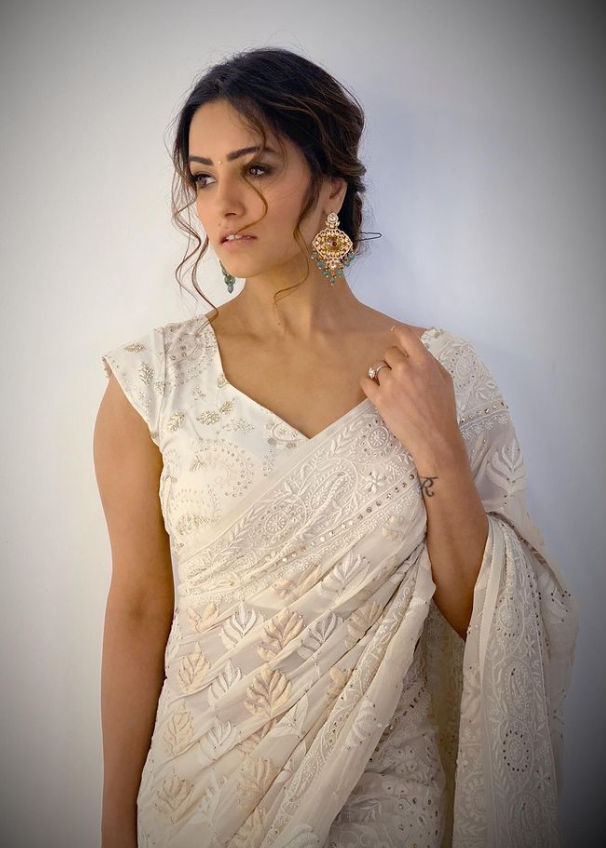 From The Super Traditional Look To A Casual Look: Anita Hassanandani Can Uplift Your Look With Ease - 1