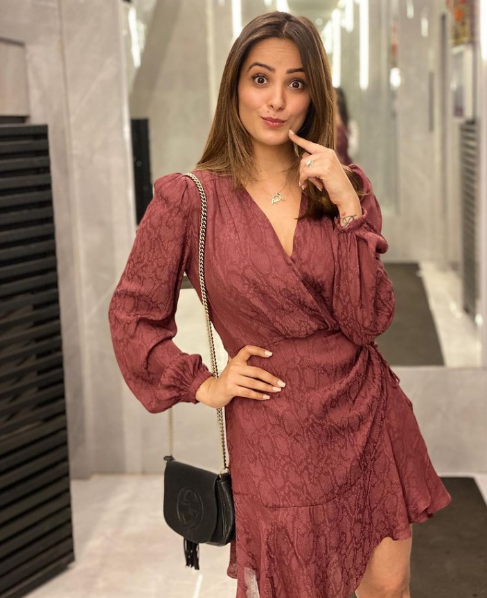 From The Super Traditional Look To A Casual Look: Anita Hassanandani Can Uplift Your Look With Ease - 6