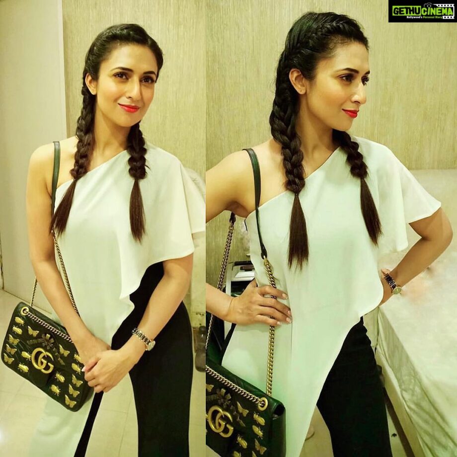 Have A Fascination For Stylish Handbags? Divyanka Tripathi & Hina Khan Are Vogue Icons You Need To Follow - 3