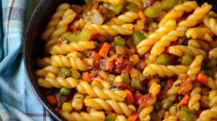 This Indian masala pasta recipe is what your soul is looking for! Tap for recipe