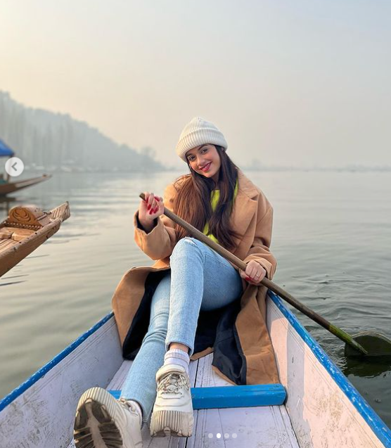 Here’s What Sakshi Agarwal Has To Say About Her Kayaking Experience; Read On To Know More - 3