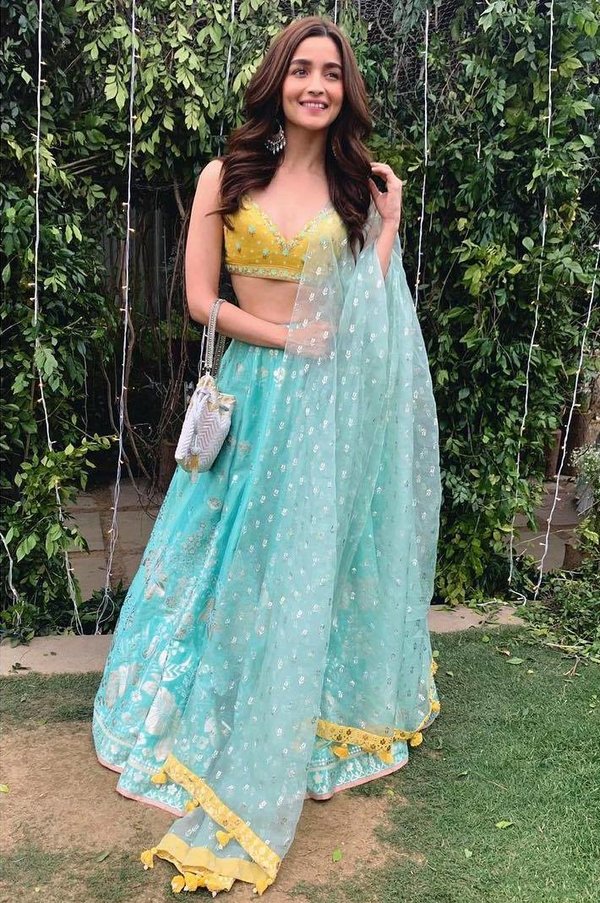 It’s So Lovely! Alia Bhatt Proves That She Is The Ideal Bridesmaid For Just Any Bride - 2