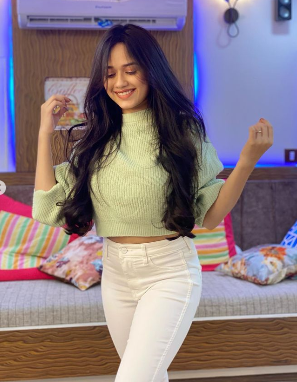 Jannat Zubair Rahmani And Her Winter Diaries Are Super Swanky, Check Out Her Luxurious Lifestyle Goals - 0