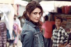 Karishma Tanna Looks Chic & Sassy In Denim Overall, Check Out - 1