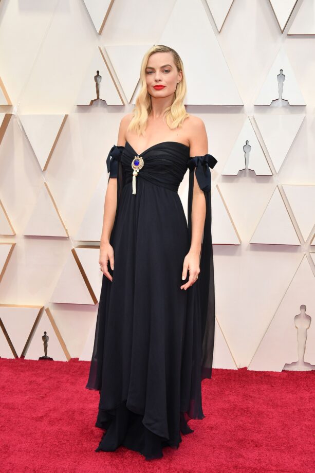 Margot Robbie’s Red-Carpet Looks Are All Cool Girl Glamorous - 3