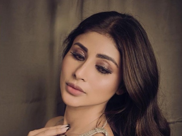 Meet The Pros Of Makeup: Mouni Roy & Nia Sharma - 5