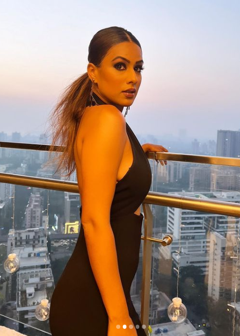 Nia Sharma Wears Black Backless Dress, Gets Special Reviews From Her Fans - 3