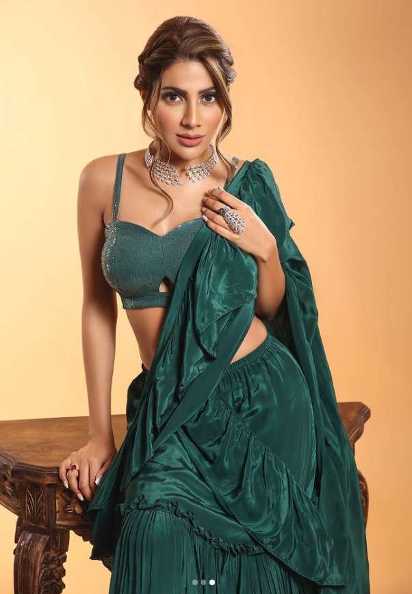 Nikki Tamboli’s Hottest Avatars From 2021: See Pics - 6