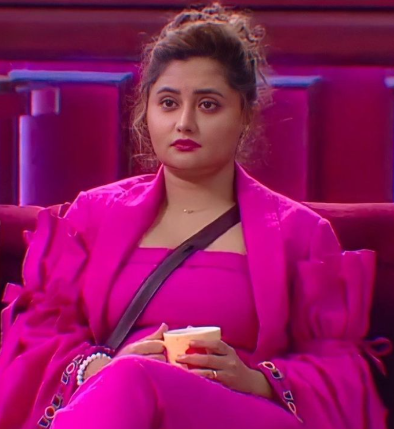 Rashami Desai’s 5 Best Bigg Boss Outfits From Season 15! - 3