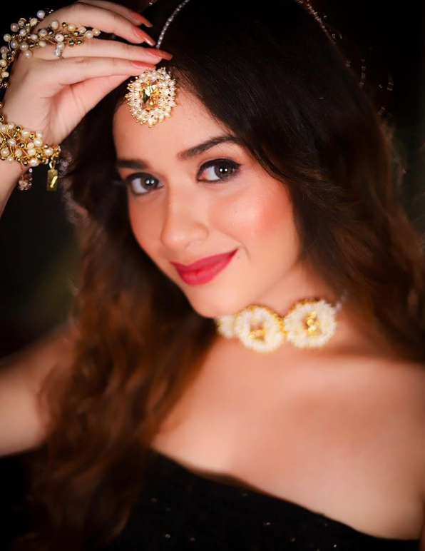 Right From Makeup Routine To Her Instagram Videos: Jannat Zubair’s Instagram Handle Is Too Pretty To Handle - 2