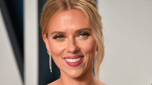 Scarlett Johansson Serves Style Inspiration For The Cocktail Party; Must Take Fashion Ques From Her