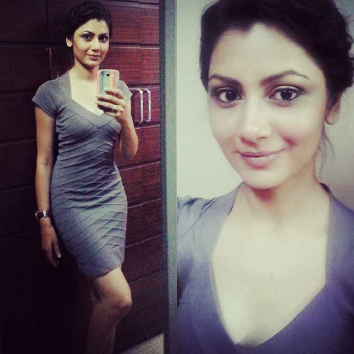 Sriti Jha’s Simple & Decent Dresses That Make A Warm & Confident Statement - 4