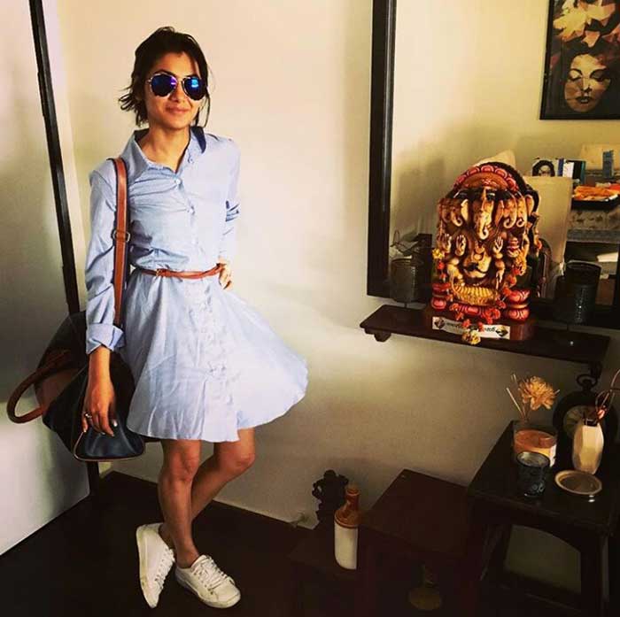 Sriti Jha’s Simple & Decent Dresses That Make A Warm & Confident Statement - 0