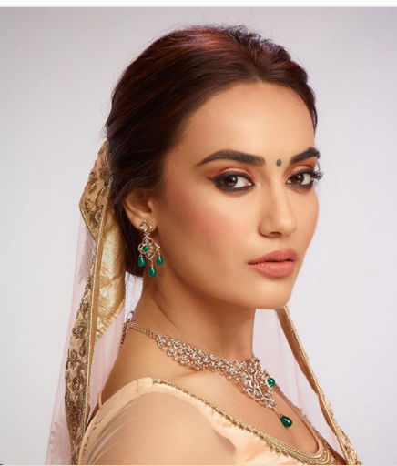 Surbhi Jyoti Stuns Fans With Bold Eyes And Minimal Makeup - 4