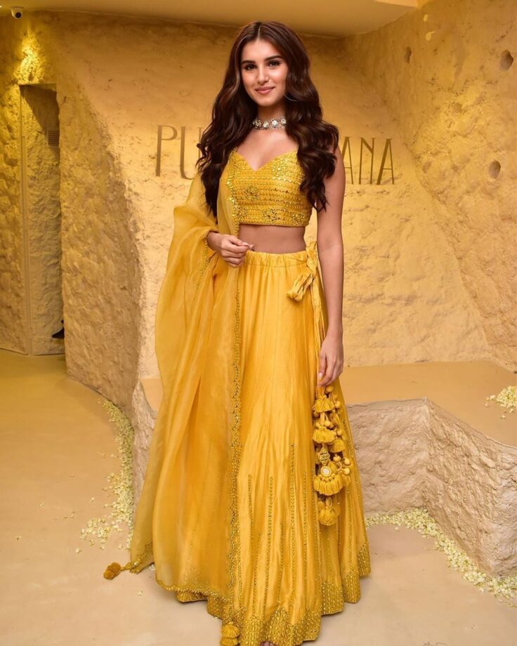 Tara Sutaria To Khushi Kapoor: Hottest Celebrity Style Yellow Outfits To Have In Your Wardrobe - 0