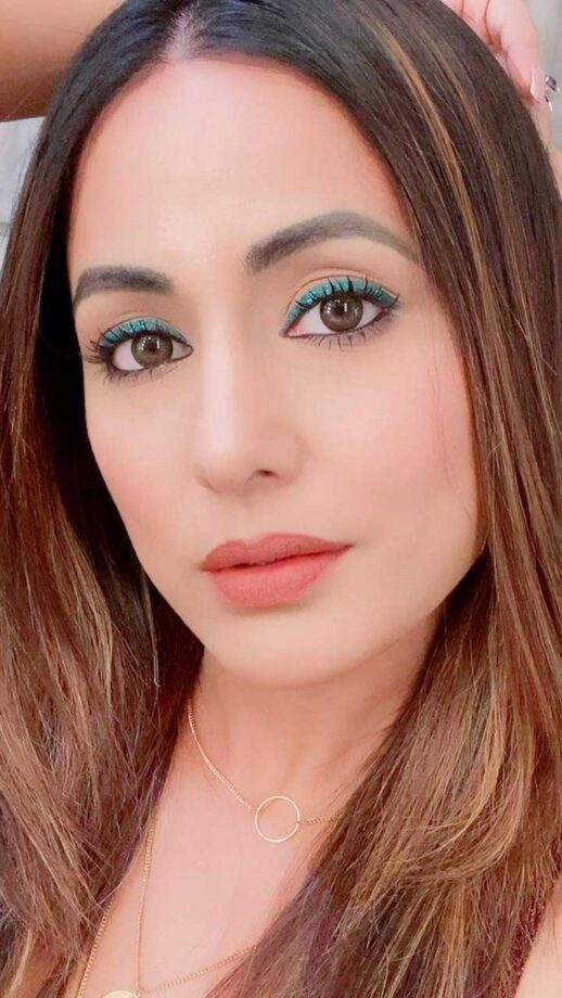 Try the vibrant eye makeup trend just like Hina Khan to reinvent your look - 1