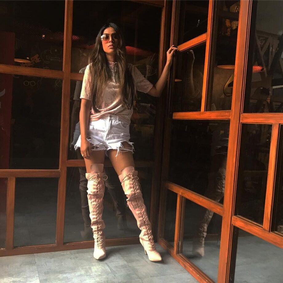 Wanna Add Spark To Your Outfit? Hunt For Nia Sharma’s Super Cool High Boots - 2