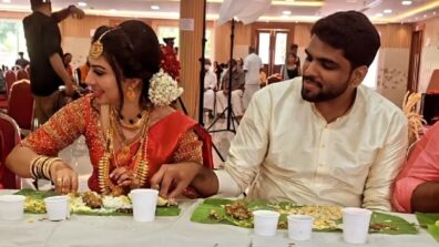 An Adorable Groom Steals Papad From Bride’s Plate, Netizens Amused