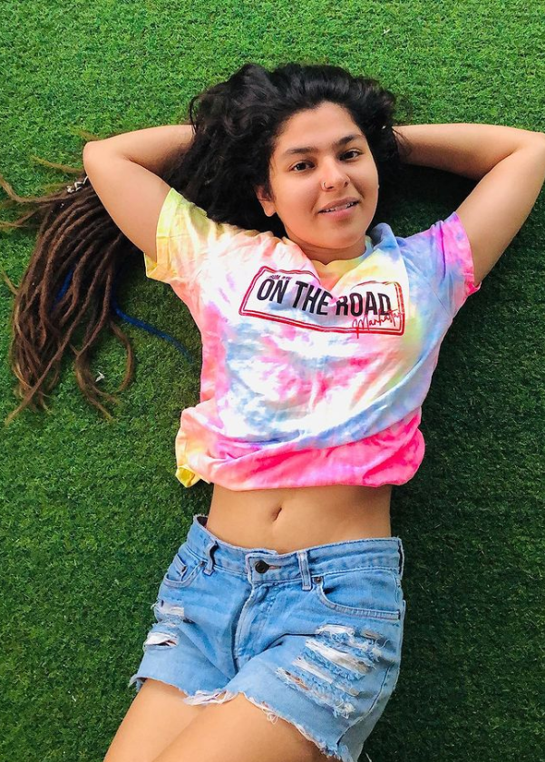 What A Beauty! TMKOC Fame Nidhi Bhanushali’s Oomph And Sensuality Will Leave You In Awe - 2