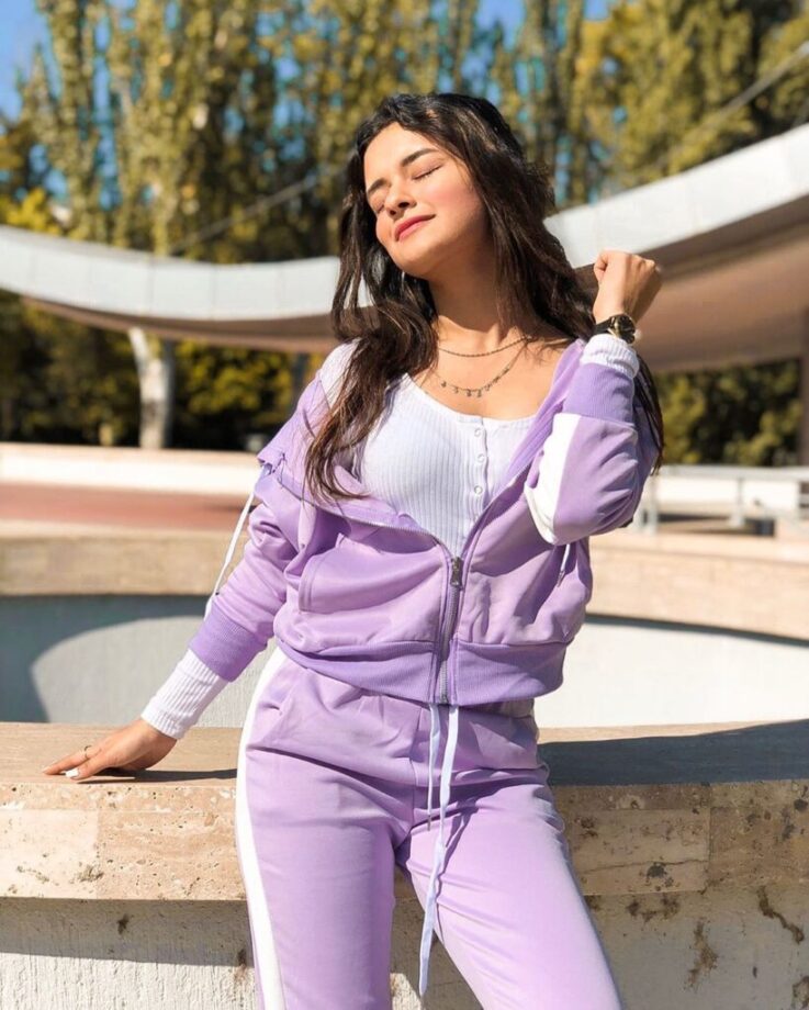 10 Times Avneet Kaur Was Spotted Pulling Off Outfits In Lilac - 5