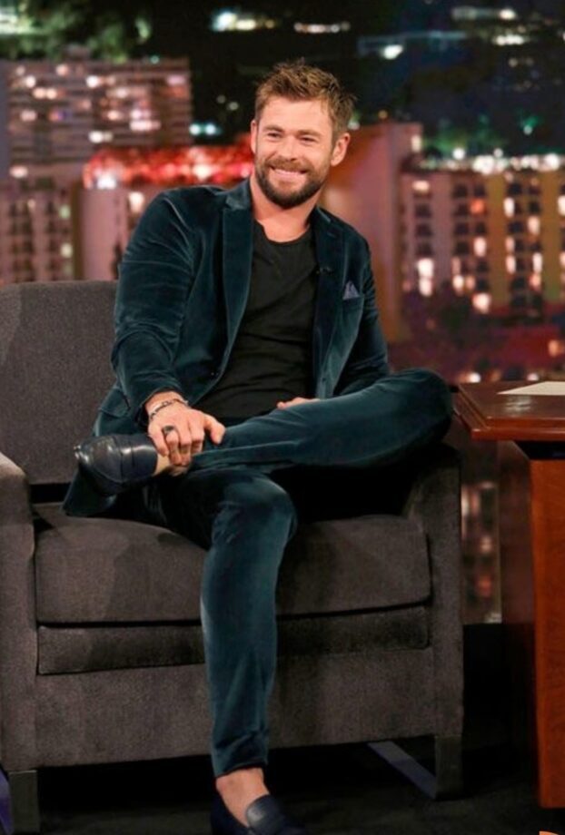 5 Striking Outfits Of Chris Hemsworth That Highlight His Fashion Sense - 4