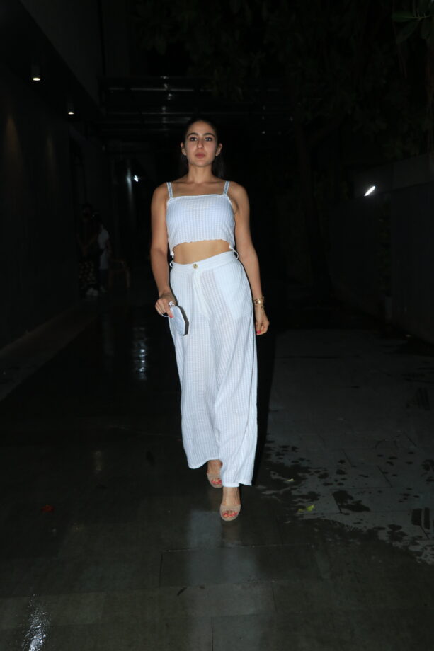 7 Hottest Sara Ali Khan Crop Tops That You Would Like To Have: See Pics - 3