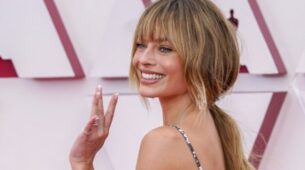 Margot Robbie’s Red Carpet Makeup Look, Check It Out