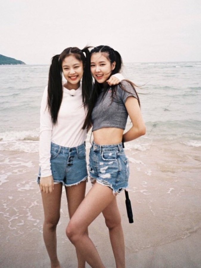 Blackpink Jennie And Lisa’s Cutest Friendship Moments, Take A Look At 5 Amazing Pictures - 2