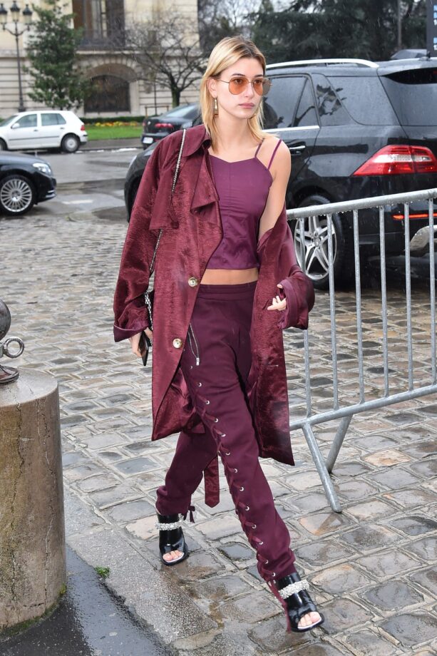 Check Out 10 Sizzling Outfits Worn By Hailey Baldwin That Prove She Loves To Play With Fashion Trends - 9